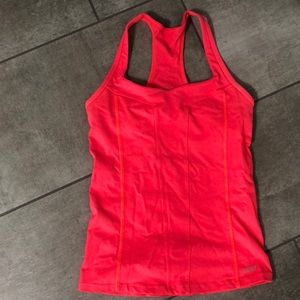 Workout tank top